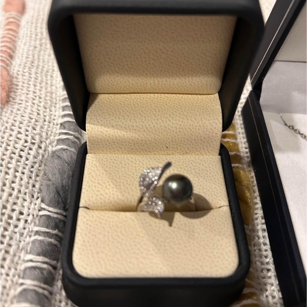 18K Tahitian South Sea pearl ring, necklace, and earrings.